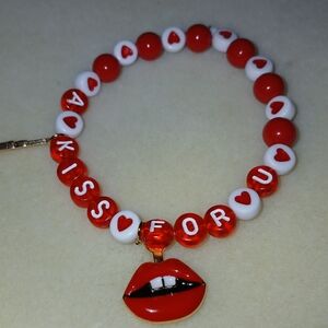 NWT Handcrafted Red/White Hearts and Acrylic Beads Valentine's Charm Bracelet.